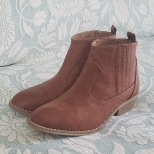 Ankle booties